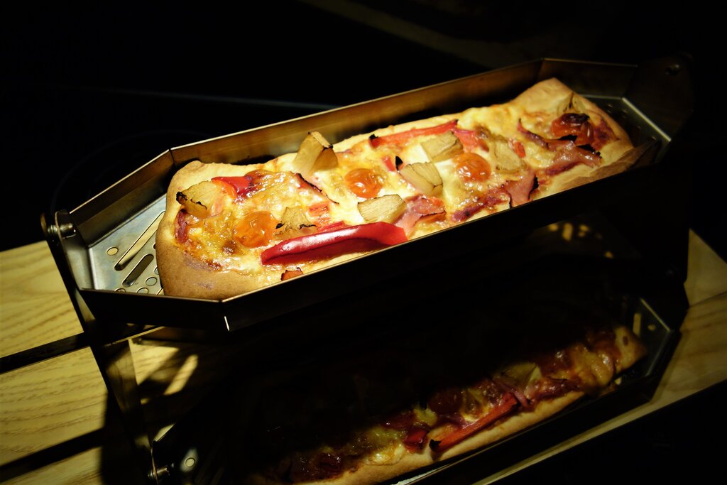 PIZZA AAN SPIT (14).JPG